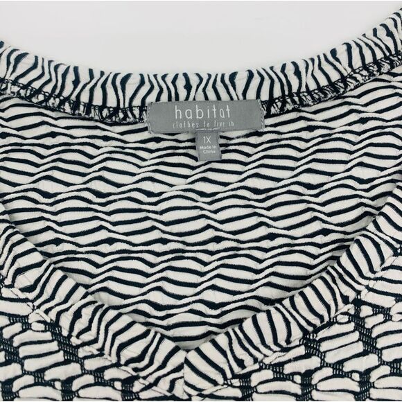 Habitat | Women's Black and White Patterned geometric Top | 1x - Picture 2 of 7